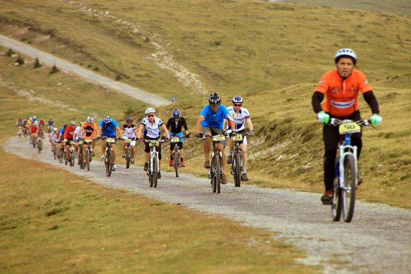 Sute de participanţi la Transalpina Bike Fest
