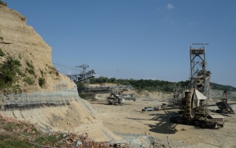 Probleme semnalate de Greenpeace la extinderea carierelor de lignit din Gorj