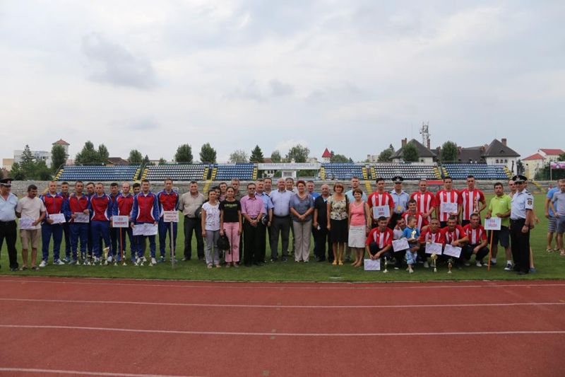 Pompieri din cinci judeţe s-au întrecut la Târgu-Jiu