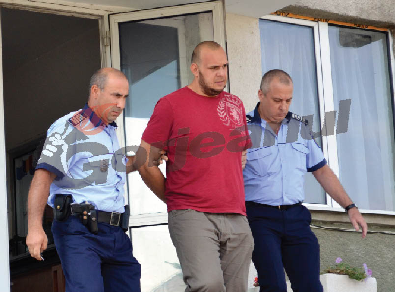 Dragostea lui Cremeneanu Jr e oarbă: Maşina rectorului UCB, distrusă din exces de gelozie a celui ce i se vedea ginere