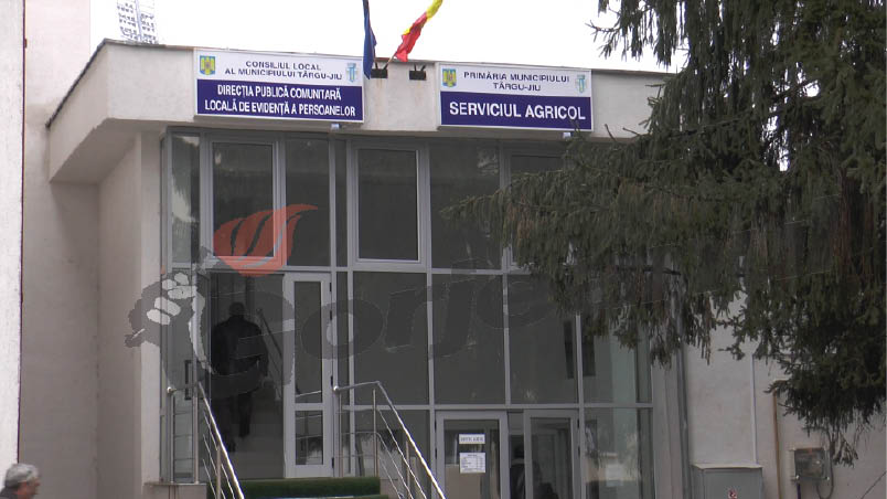 Noi acte de identitate pentru târgujienii întorşi acasă de peste hotare