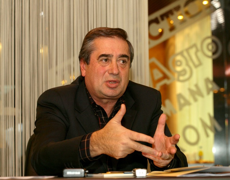 În detenţie / Patronul Fabricii de Ţigarete din Târgu-Jiu a scris 4 cărţi în 4 luni