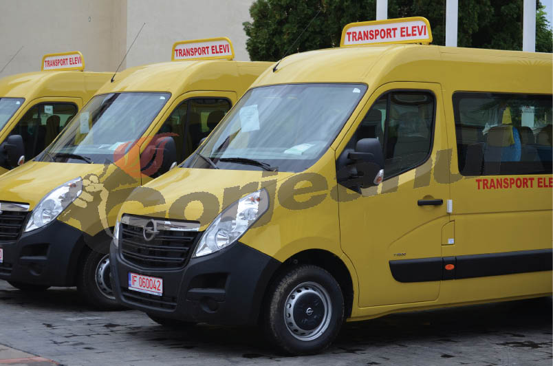 Microbuze şcolare noi pentru elevii gorjeni