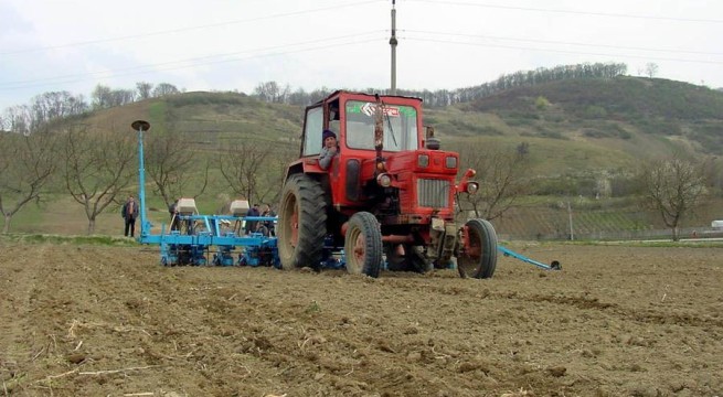 35 de agricultori au cerut decontarea motorinei