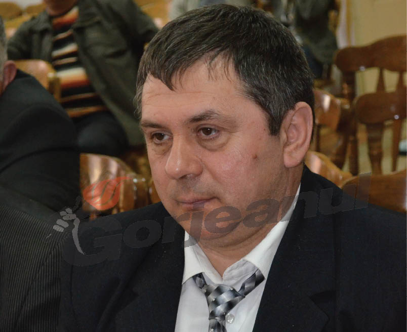 Primarul Nioaţă primeşte azi un nou microbuz şcolar