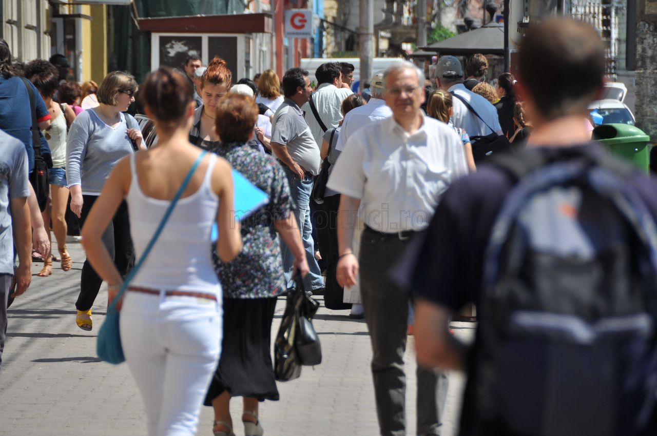 Viaţa curge mocirlos – Eseu despre ce mă doare şi evul bolnav