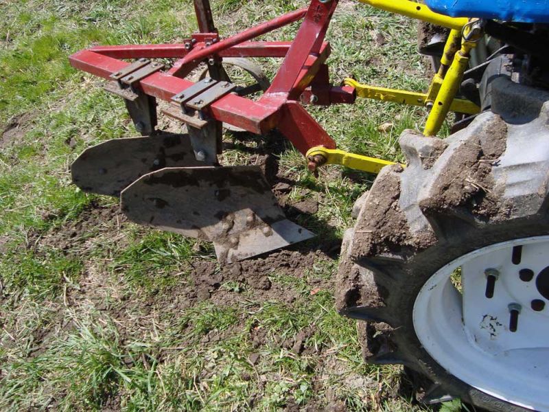 Cercetat pentru furtul unui plug