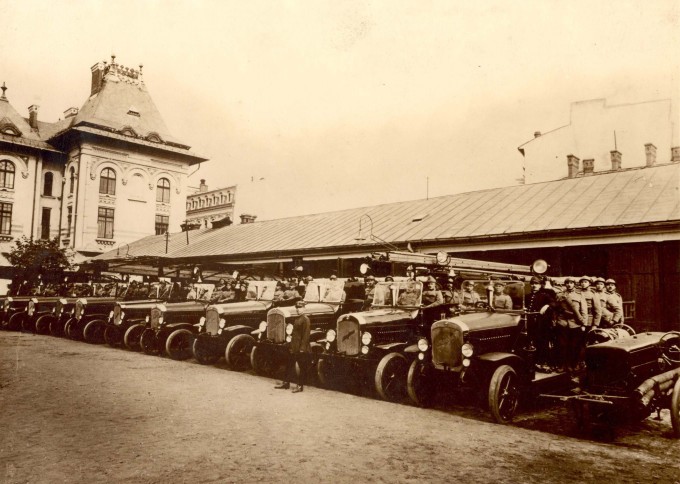 Înfiinţarea primei unităţi militare de pompieri din ţara noastră