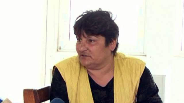 Femeia care şi-a îndemnat fiica să se sinucidă, reţinută de poliţişti