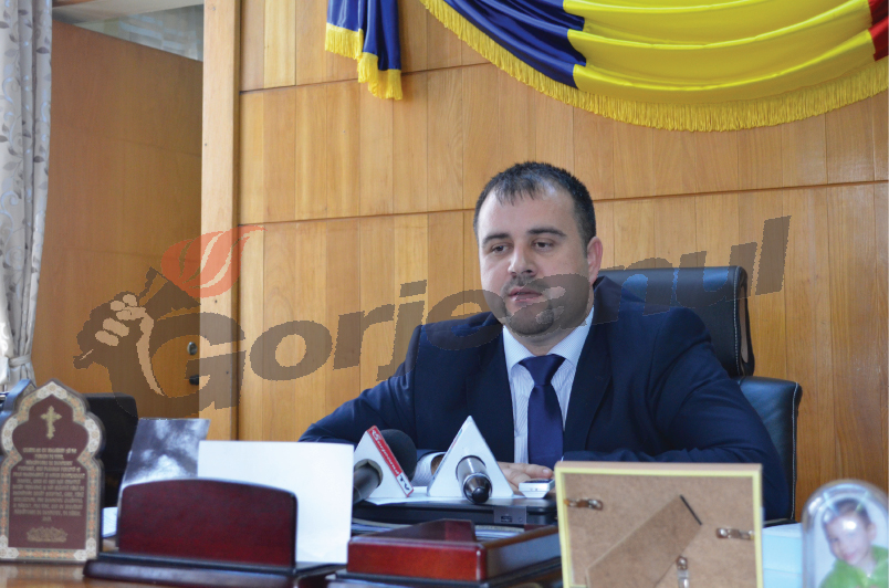 Prefectul Văcaru, cercetat de Parchetul de pe lângă Tribunalul Gorj pentru abuz în serviciu şi fals intelectual