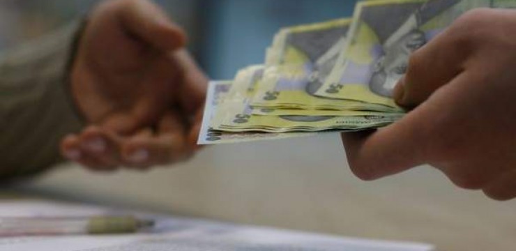 Au început înscrierile pentru „Bani de liceu”