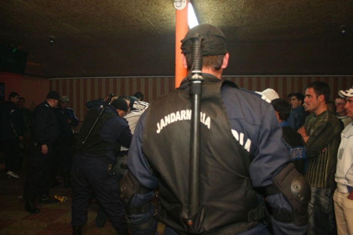 Discotecile din Târgu-Jiu şi Bustuchin, verificate de poliţişti