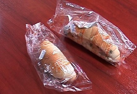 Cornuri mucegăite şi lactate alterate, ,,cadou” de la Târgu-Jiu pentru elevii din Sibiu