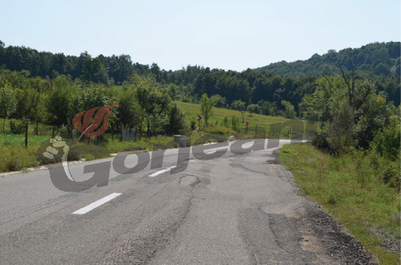 Denivelările în asfalt, cauzate de alunecările de teren – Drumarii demarează reparaţii pe Transalpina, la intrarea în Novaci