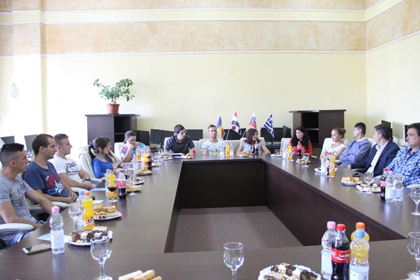 UCB, gazda unui nou dialog activ între studenţi, cadre didactice şi angajaţi