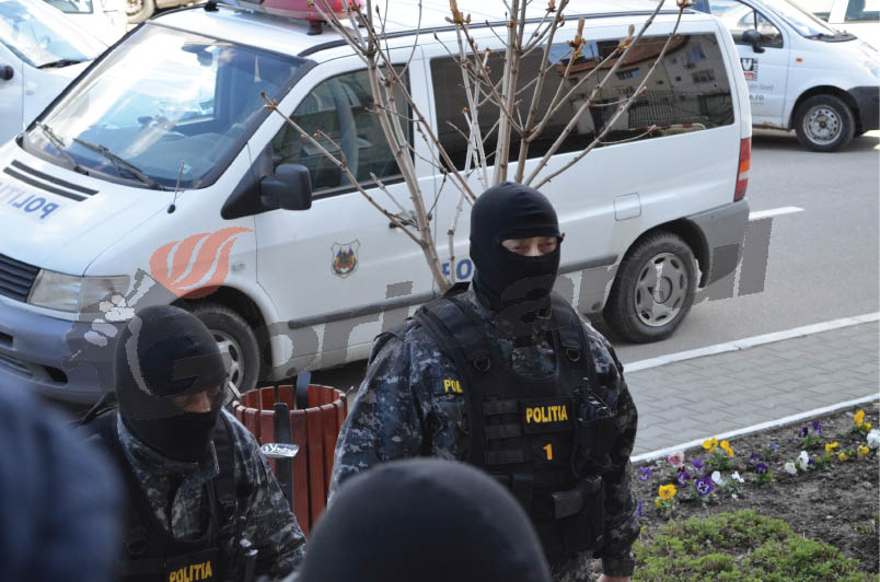 Polițist implicat într-o rețea de proxenetism