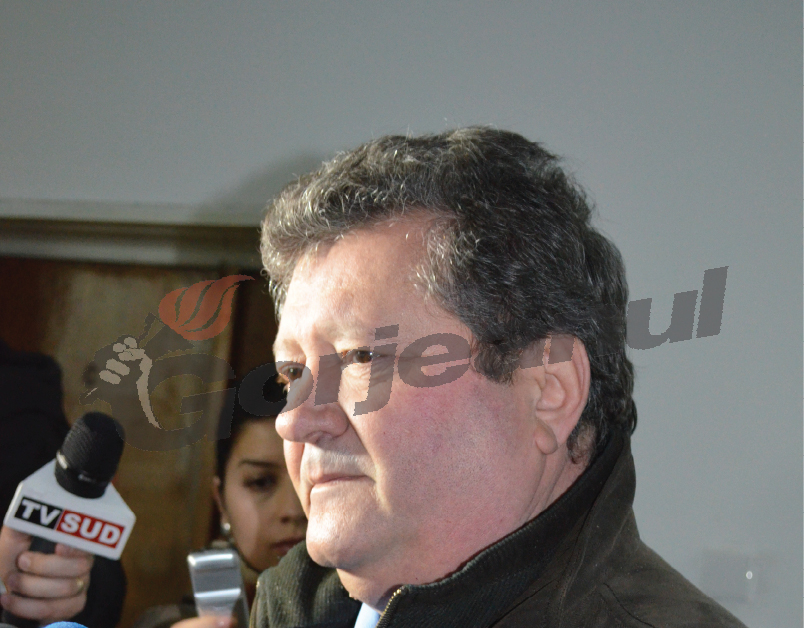 Primarul din Crușeț rămâne „pe baricade”