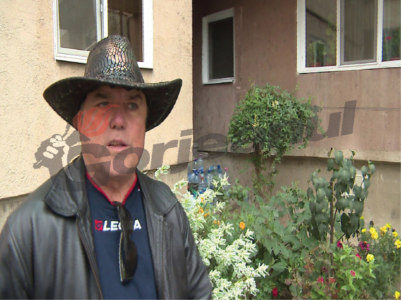 Motru, înfrumusețat de un miner pensionar pe cheltuiala lui!