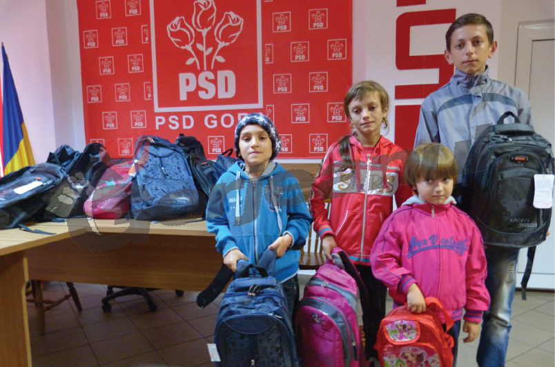 Rechizite pentru copii săraci, de la social-democratele din municipiu