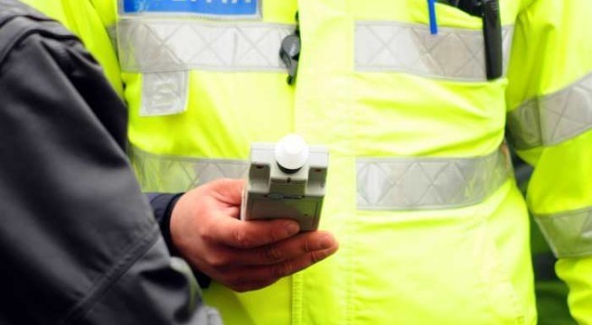 Şofer băut, tras pe dreapta de poliţişti