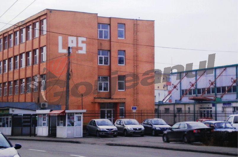 A vrut să își înjunghie iubita! A tăiat-o în palmă!