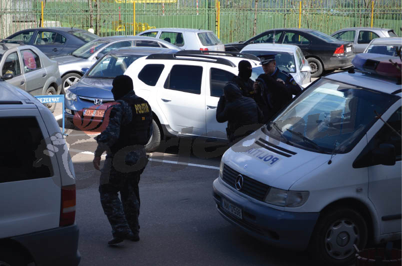 Percheziţii la rromii care au furat ţeavă de alamă de la CEO, în valoare de şase miliarde