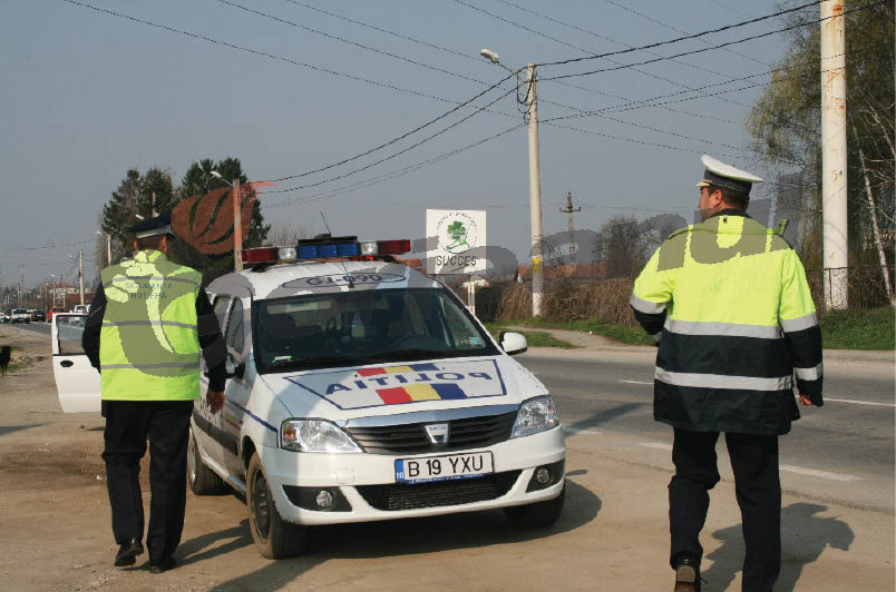 Bărbat fără permis, prins cu mopedul neînmatriculat în trafic