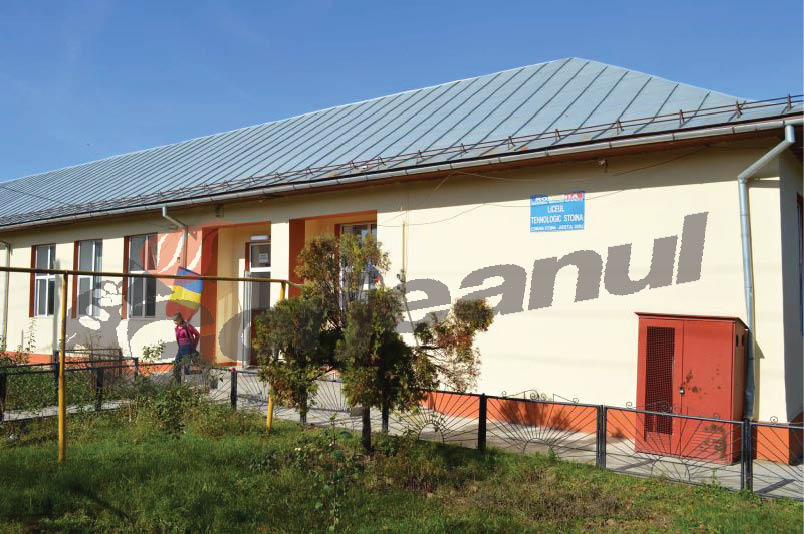 Le cerea elevelor “să i-o belească puţin”: Profesor de geografie de la Liceul Stoina, acuzat de comportament neadecvat faţă de o elevă