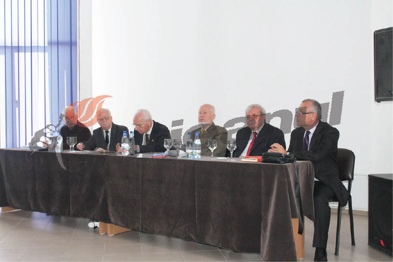 La Simpozionul de la Târgu-Jiu / Generalul Iulian Vlad a rupt o tăcere de două decenii pentru cercetarea Revoluţiei din 1989