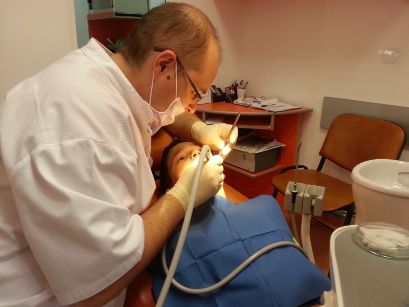 Primăria Turceni angajează stomatolog
