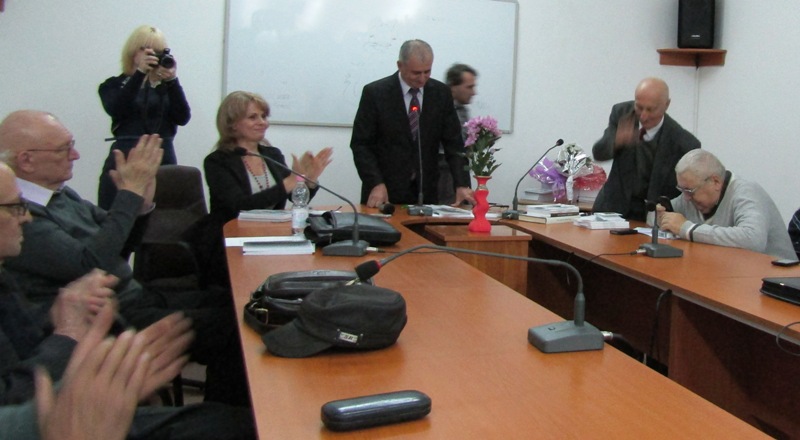 Careu de cărți în prag de seară, la Motru