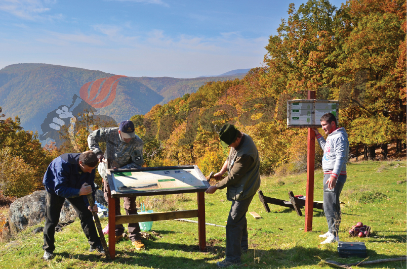 Poteca “Poveştile Pădurii”, refăcută de Administraţia Parcului Naţional Defileul Jiului