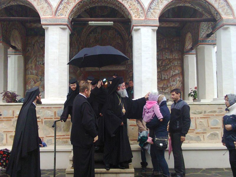 Sfântă Liturghie Arhierească la Mănăstirea Polovragi (GORJ)