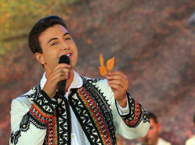 Concert de rang înalt pentru interpretul Valentin Sanfira