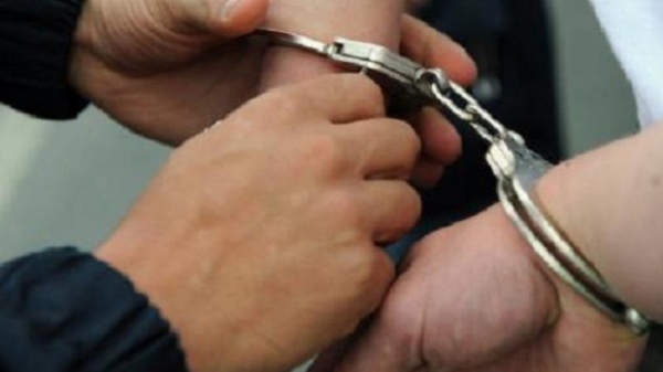 A ajuns în arest pentru furtul unor produse cosmetice