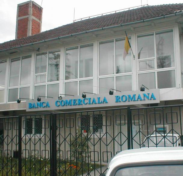 Condamnări cu executare într-un dosar al țepelor de la BCR Novaci