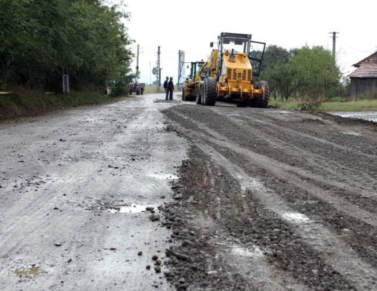 Lucrările la varianta de ocolire a municipiului Târgu-Jiu continuă cât permit condiţiile meteo
