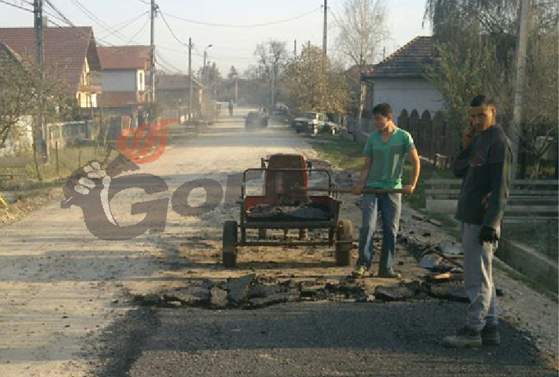 Liderul PMP Băleşti acuză: Covorul asfaltic din Rasova, spart la o săptămână după turnare