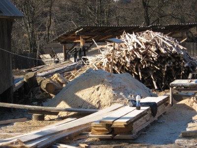 Autorităţile locale fug de control! Gater fără autorizaţie PSI, funcţional la Bengeşti-Ciocadia