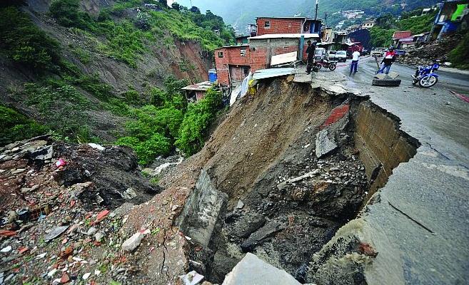 Lucrări întârziate pe un drum care leagă Vâlcea de Gorj