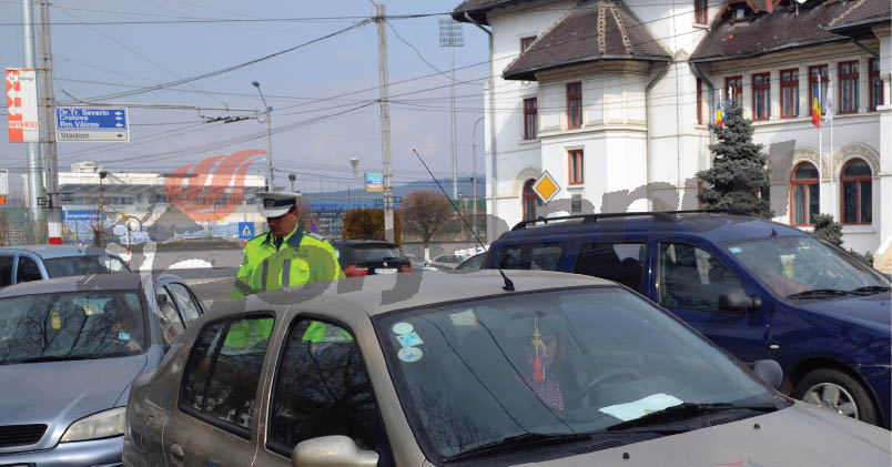Şoferiţe fără permis, depistate în trafic