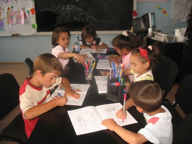 Proiectul privind acordarea tichetelor pentru plata „after school”, adoptat tacit de Camera Deputaţilor