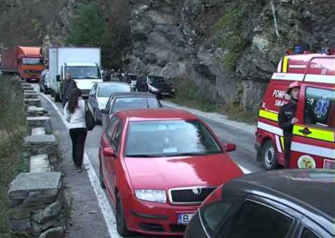 Cisternă răsturnată pe Defileu