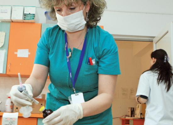 Alte două primării angajează asistenţi medicali