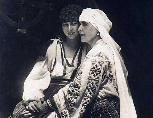 Stările sociale, politica şi vestimentaţia