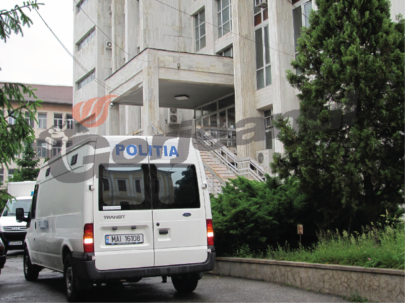 Cămătarii Chimiță rămân după gratii