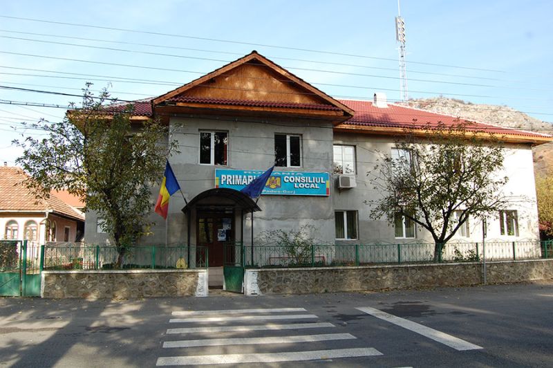 Angajări la Primăria Padeş