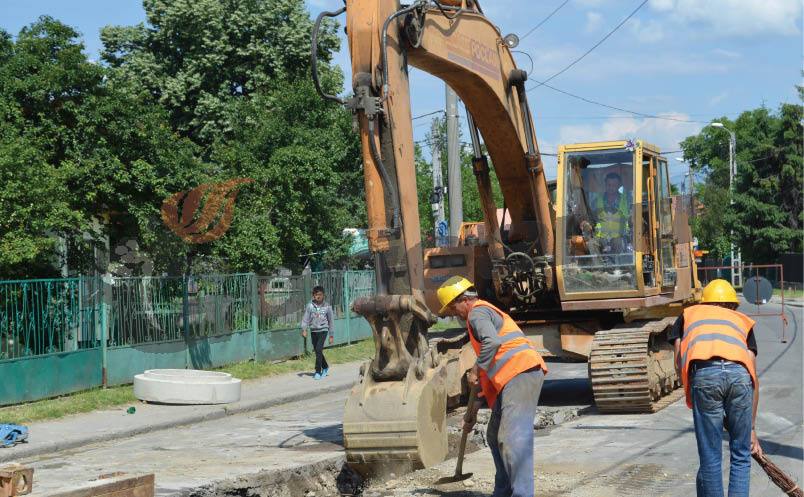 Lucrări în plină desfăşurare la reţelele de apă şi canalizare