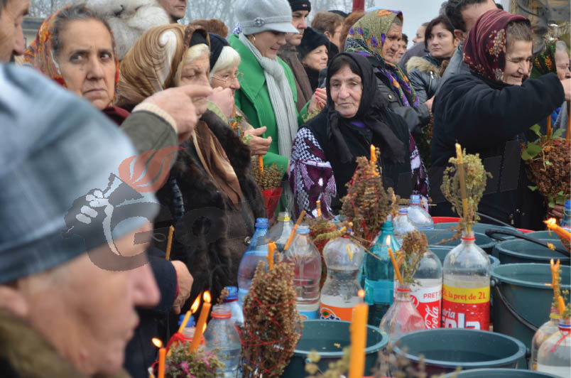 Agenţii de la Locală, la datorie de Bobotează