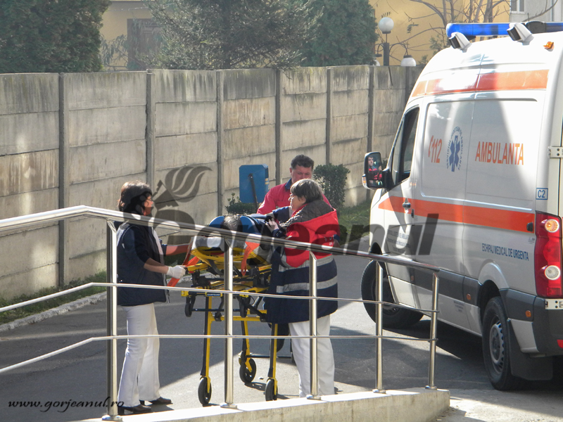 Șapte minori în comă alcoolică, salvați de medicii de la Urgențe